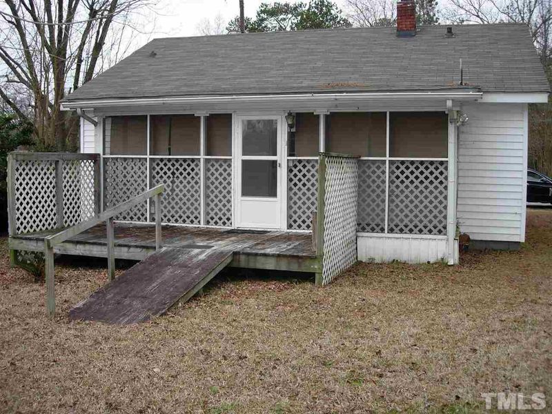 36 N Park Ave, Angier, NC 27501