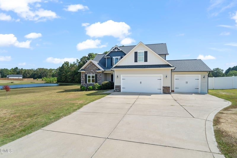 36 Shady Oaks Dr, Benson, NC 27504