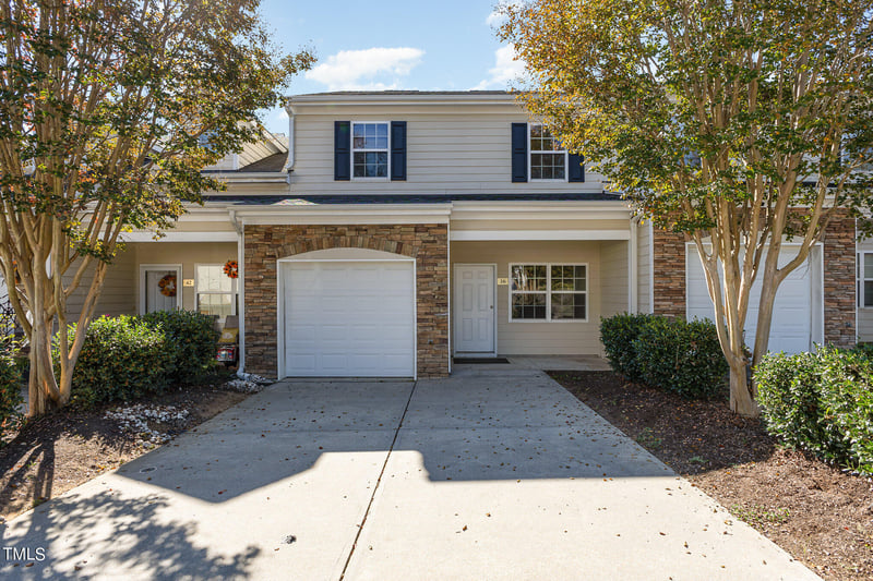36 Sunnyview Ln, Clayton, NC 27520