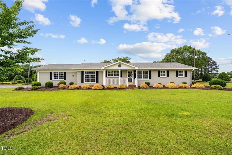 360 Country Way, Sanford, NC 27332