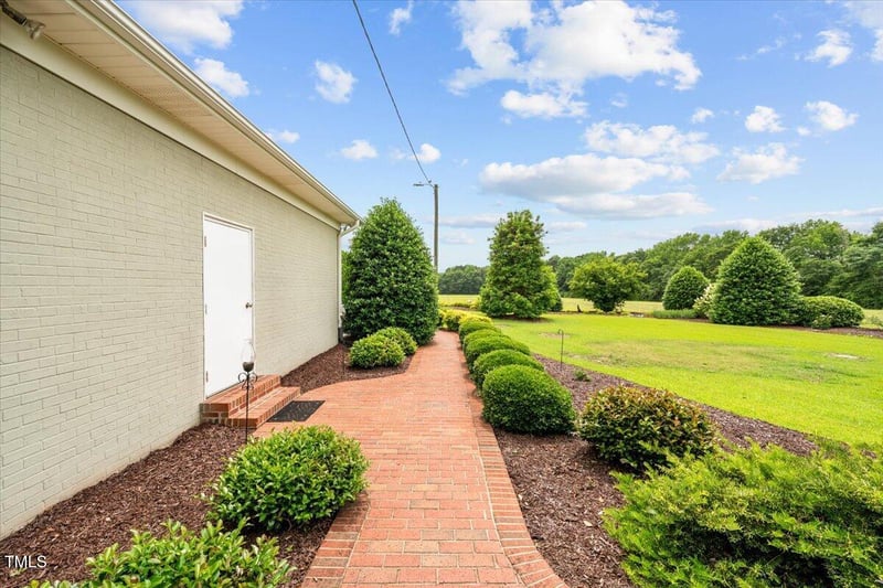360 Country Way, Sanford, NC 27332