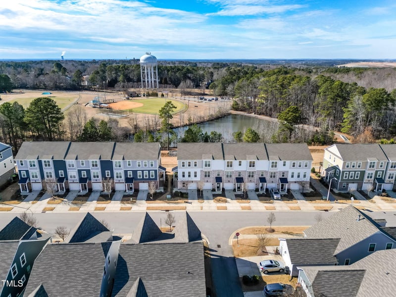 360 Skymont Dr, Holly Springs, NC 27540