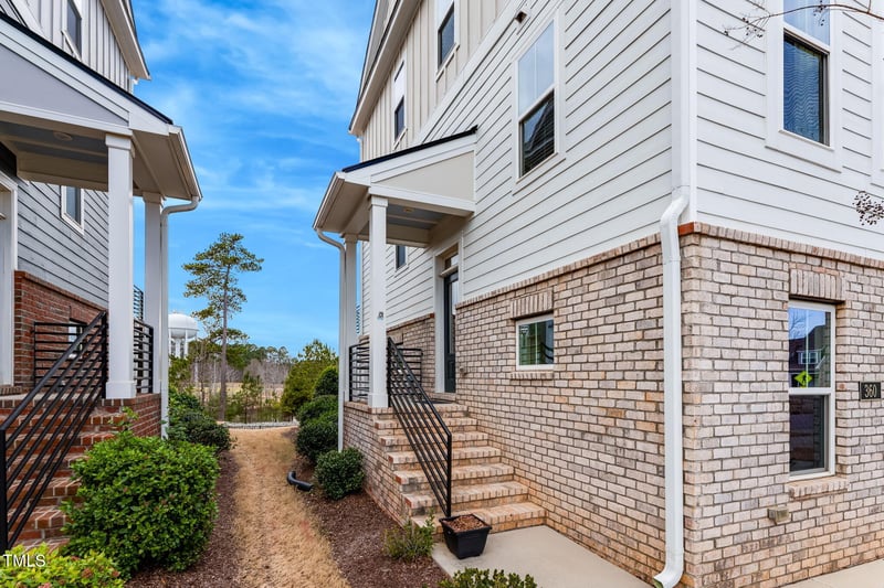 360 Skymont Dr, Holly Springs, NC 27540