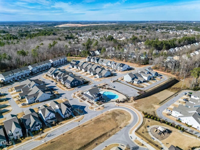360 Skymont Dr, Holly Springs, NC 27540