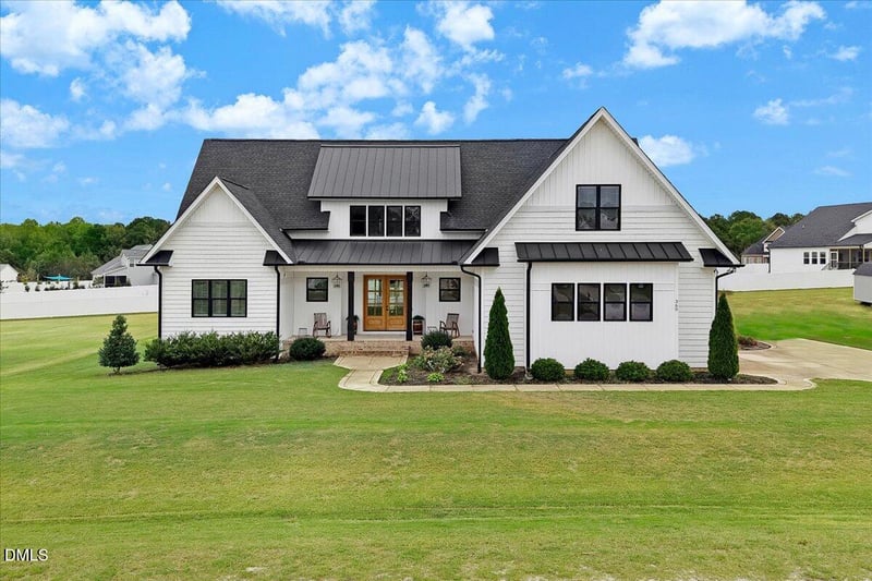 360 Snowbell St, Four Oaks, NC 27524