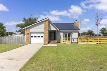 3600 Bolt Dr, Hope Mills, NC 28348