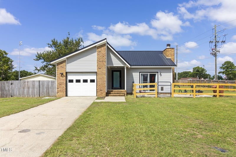 3600 Bolt Dr, Hope Mills, NC 28348