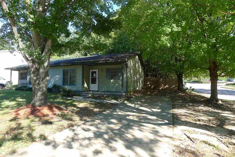 3600 Pine Knoll Dr, Raleigh, NC 27604