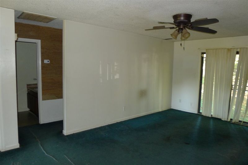 3600 Pine Knoll Dr, Raleigh, NC 27604