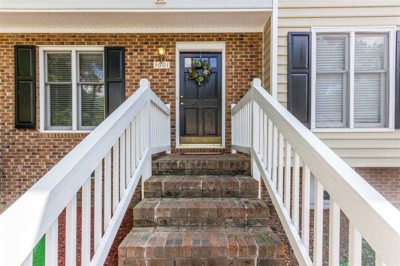3601 Plumbridge Ct, Raleigh, NC 27613