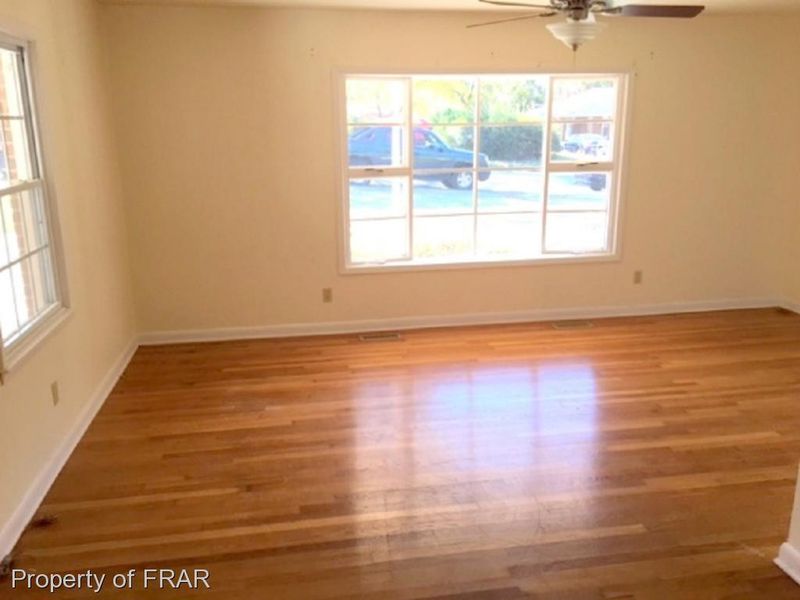3602 Drayton Rd, Fayetteville, NC 28303