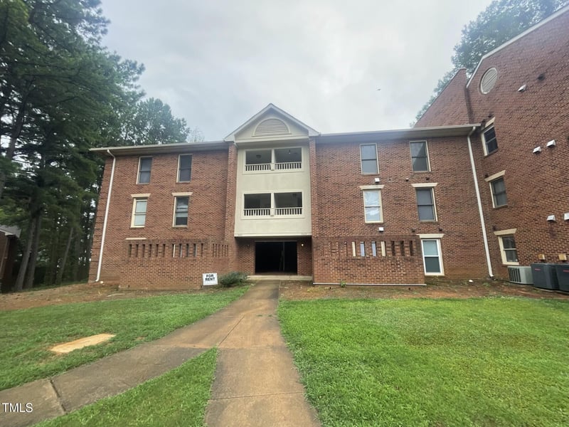 3603 Helix Ct #102, Raleigh, NC 27606