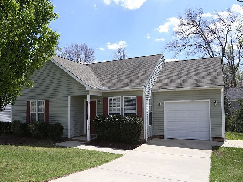3605 Blue Blossom Dr, Raleigh, NC 27616