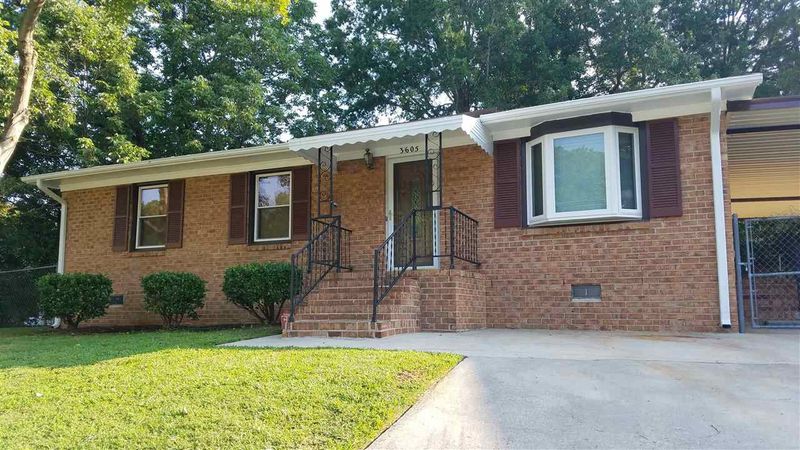 3605 Four Seasons Dr, Durham, NC 27707