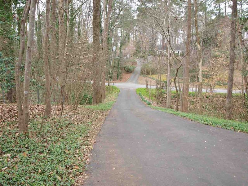 3606 Alamance Dr, Raleigh, NC 27609
