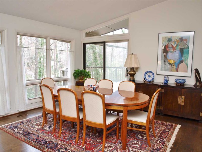 3606 Alamance Dr, Raleigh, NC 27609