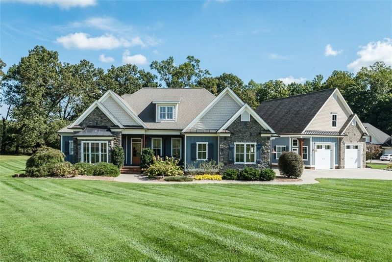 3606 Breckenridge Ct, Graham, NC 27253