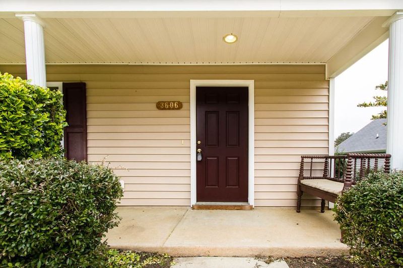3606 Cyrus St, Raleigh, NC 27610