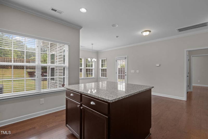 3609 Neuse Estates Dr, Raleigh, NC 27604
