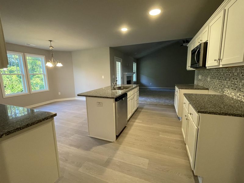 361 Sandcastle Ln, Four Oaks, NC 27524