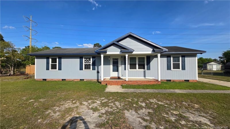 3611 Kenny Dr, Hope Mills, NC 28348