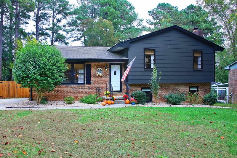3612 Arrowwood Dr, Raleigh, NC 27604