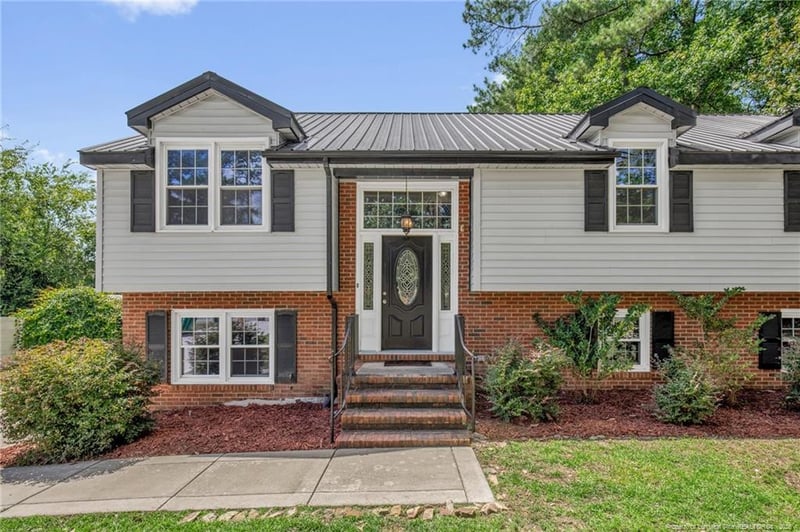 3614 Lakeshore Dr, Hope Mills, NC 28348