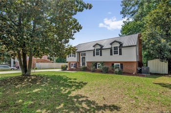 3614 Lakeshore Dr, Hope Mills, NC 28348
