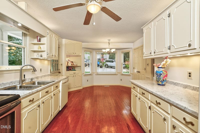 3616 Blue Ridge Rd, Raleigh, NC 27612