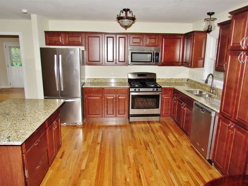 3616 Cove Dr, Raleigh, NC 27604