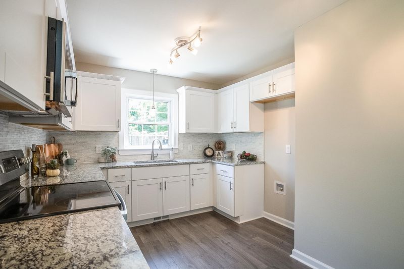 3617 Cove Dr, Raleigh, NC 27604