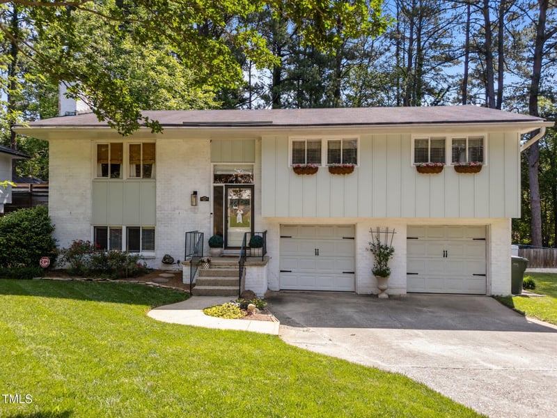 3620 Arrowwood Dr, Raleigh, NC 27604