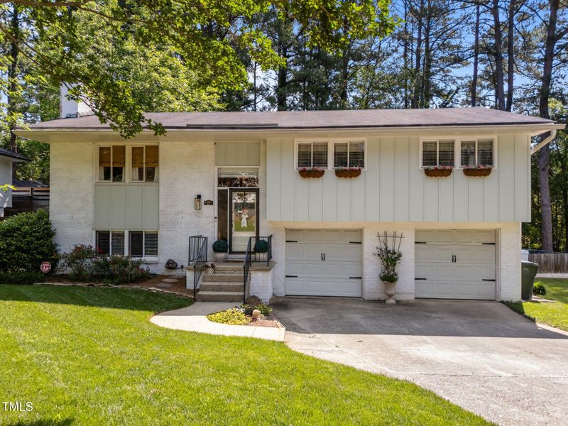 3620 Arrowwood Dr, Raleigh, NC 27604