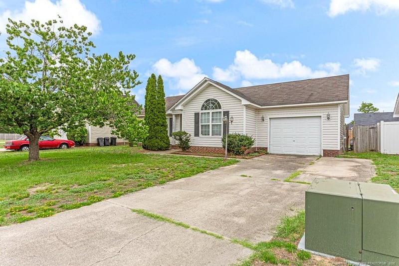 3620 Lismore Ln, Hope Mills, NC 28348