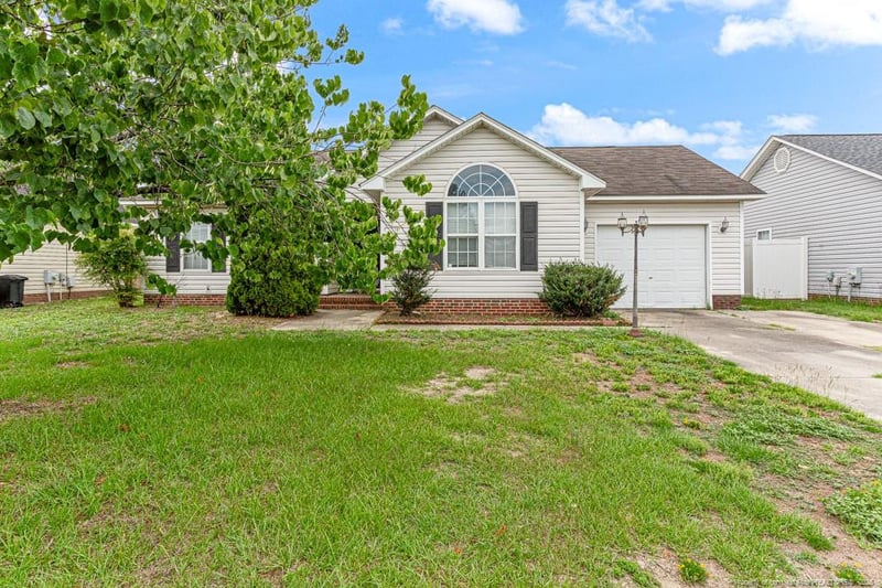 3620 Lismore Ln, Hope Mills, NC 28348