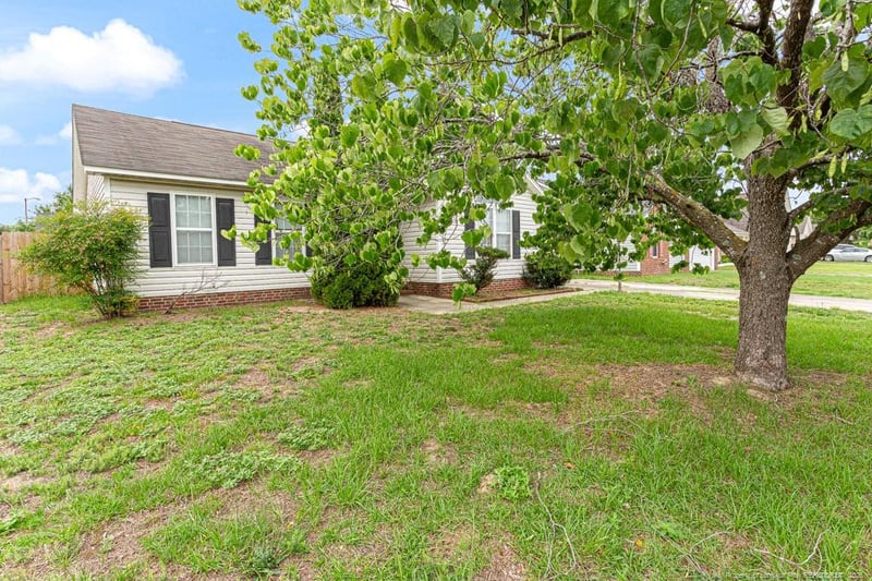 3620 Lismore Ln, Hope Mills, NC 28348