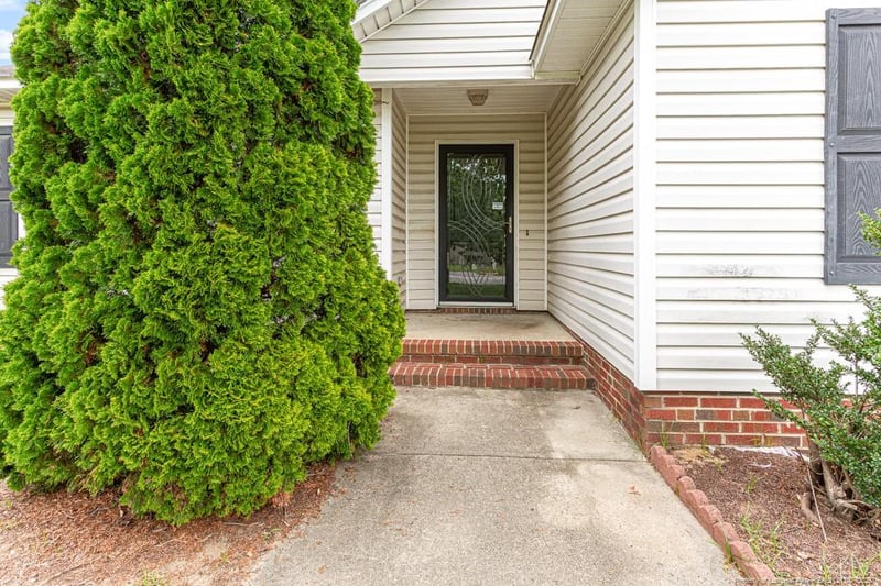 3620 Lismore Ln, Hope Mills, NC 28348