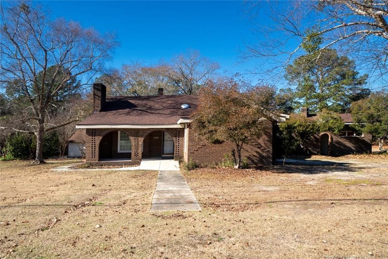 3622 Lake Forest Rd, Hope Mills, NC 28348