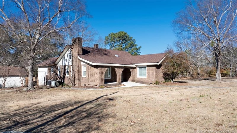 3622 Lake Forest Rd, Hope Mills, NC 28348