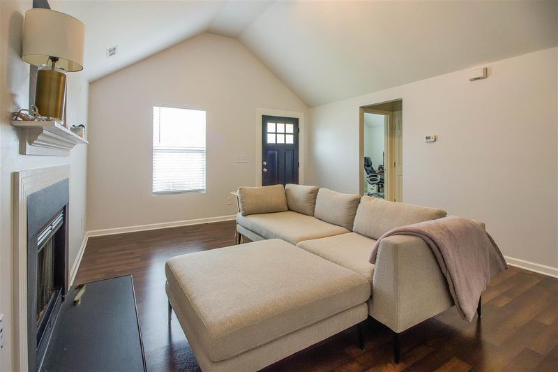 3623 Cyrus St, Raleigh, NC 27603