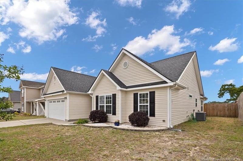 3624 Crosswinds Dr, Hope Mills, NC 28348