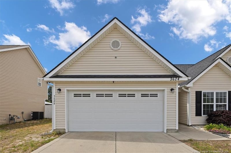3624 Crosswinds Dr, Hope Mills, NC 28348