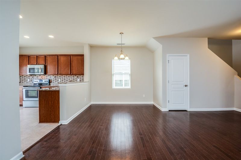 3625 Althorp Dr, Raleigh, NC 27616