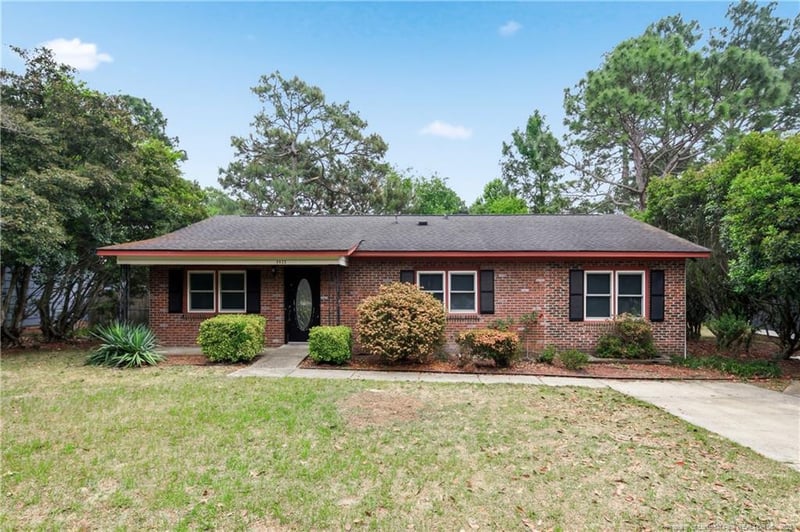 3625 Metric Dr, Hope Mills, NC 28348