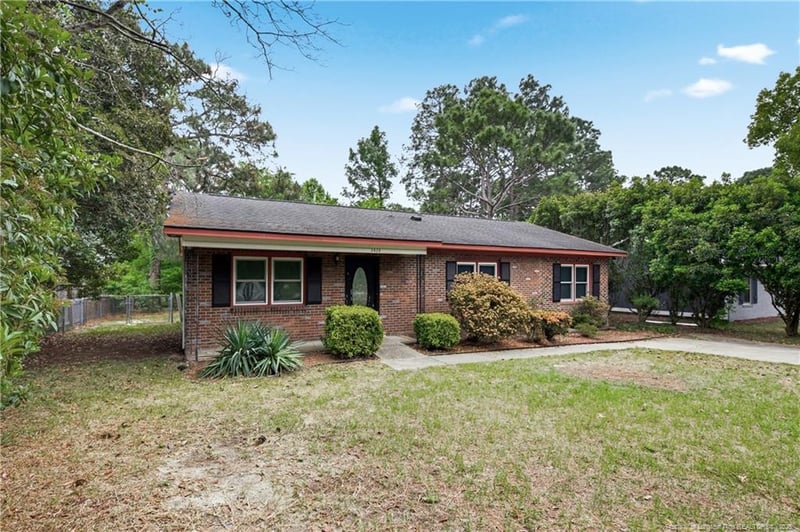 3625 Metric Dr, Hope Mills, NC 28348