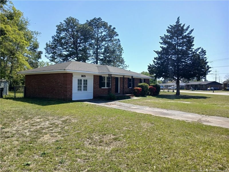 3625 Yorktown Rd, Hope Mills, NC 28348