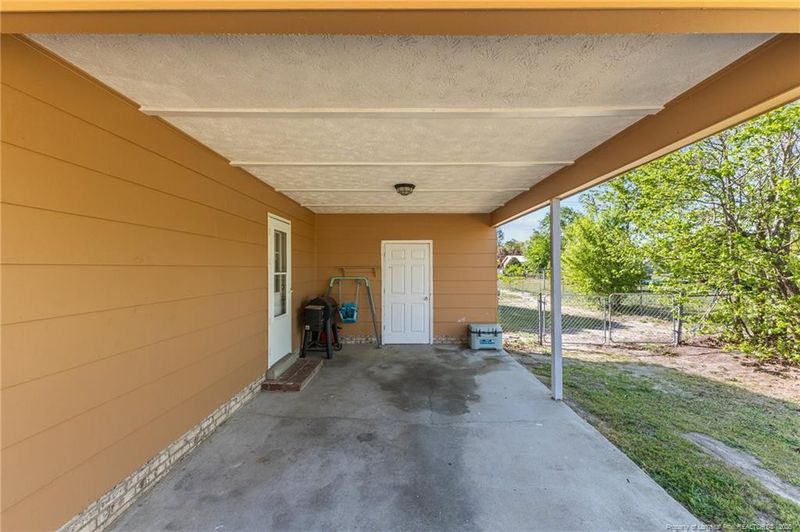 3627 Kenny Dr, Hope Mills, NC 28348