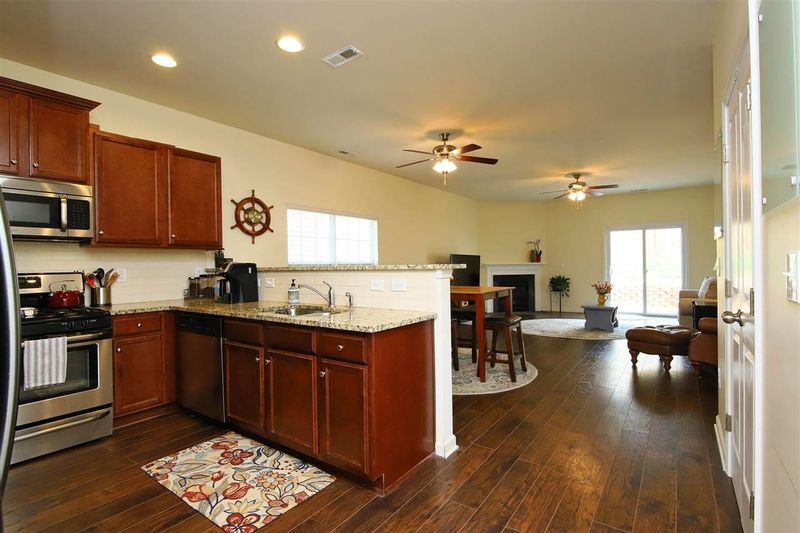 3629 Marble Ridge Ln, Raleigh, NC 27610