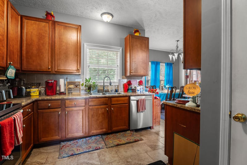 3629 Standard Dr, Fayetteville, NC 28306