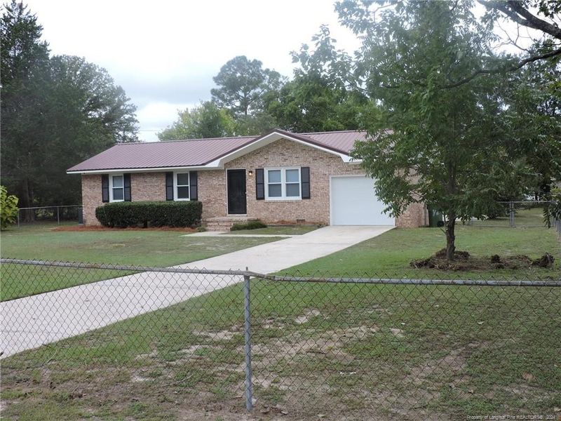 3632 Gloucester Dr, Hope Mills, NC 28348